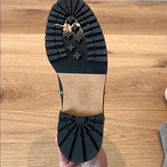 Valentino Garavani Black Studded Chelsea Boots - Picture 8 of 9